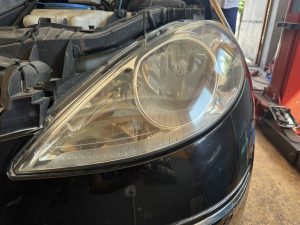 Peugeot fényszóró felújítás után